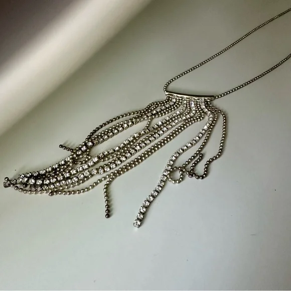 Art Deco Falling Pointed Silver-Tone w Metal & Rhinestone Flapper Necklace - Picture 2 of 9